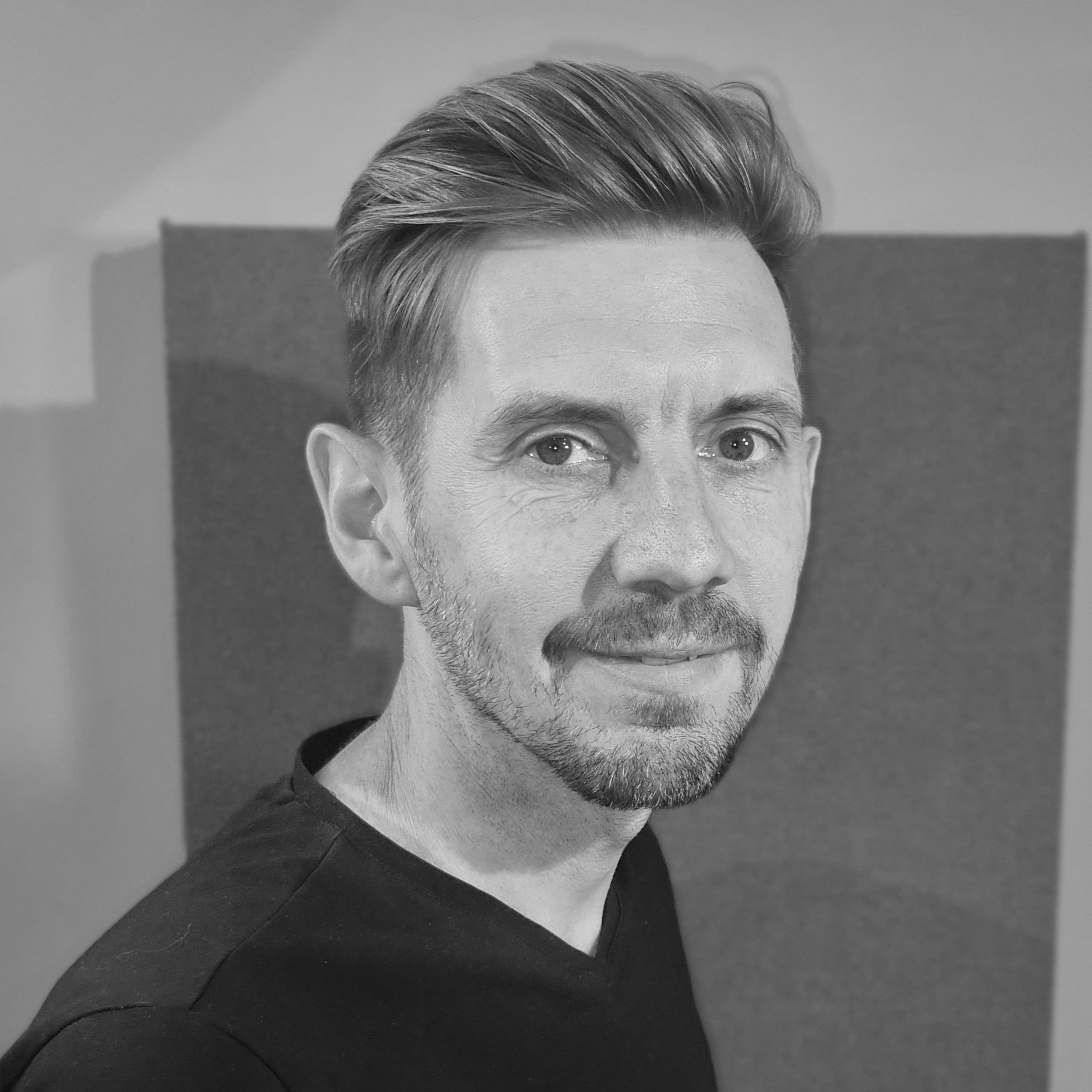 Head Shot of Professional drummer Geoff Fry